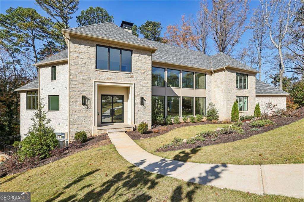 Photo of 825 Kenry Court, Atlanta, GA 30342 (MLS # 10707271)