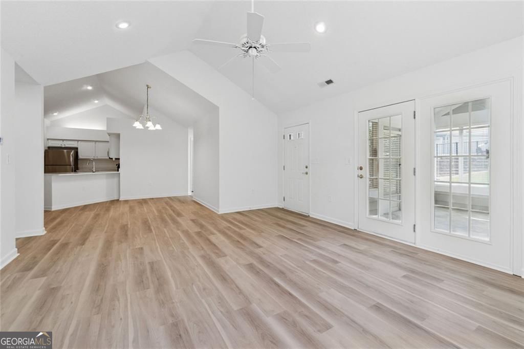 Alpharetta, Georgia 30022, United States, 3 Bedrooms Bedrooms, ,2 BathroomsBathrooms,Residential,Pending,180494