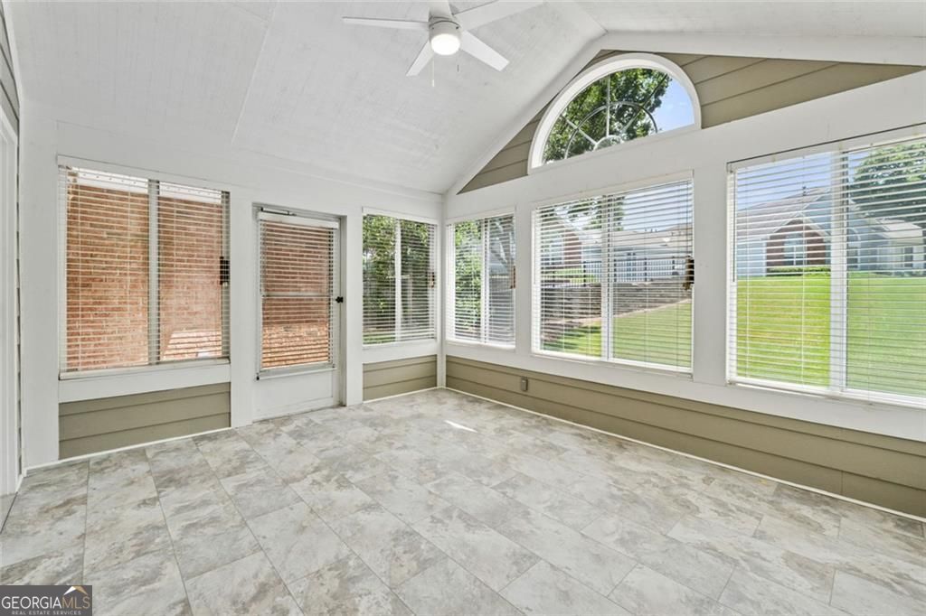 Alpharetta, Georgia 30022, United States, 3 Bedrooms Bedrooms, ,2 BathroomsBathrooms,Residential,Pending,180494