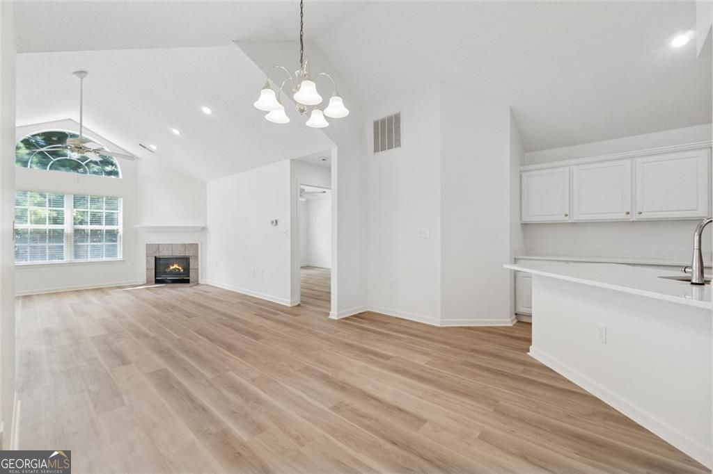 Alpharetta, Georgia 30022, United States, 3 Bedrooms Bedrooms, ,2 BathroomsBathrooms,Residential,Pending,180494