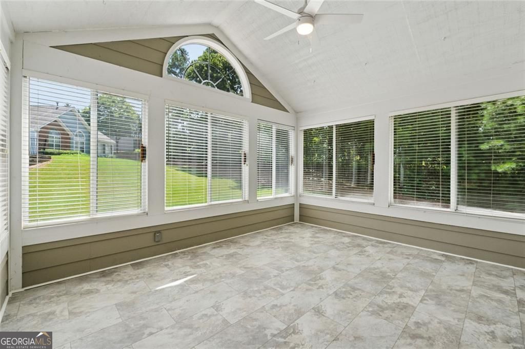 Alpharetta, Georgia 30022, United States, 3 Bedrooms Bedrooms, ,2 BathroomsBathrooms,Residential,Pending,180494