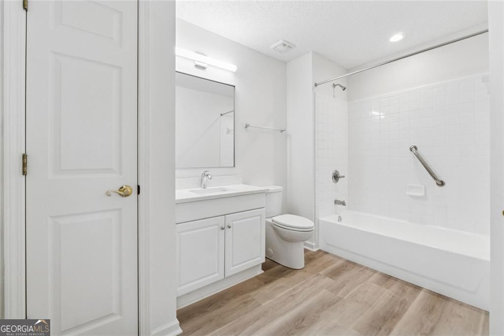 Alpharetta, Georgia 30022, United States, 3 Bedrooms Bedrooms, ,2 BathroomsBathrooms,Residential,Pending,180494