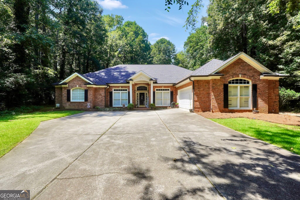 Photo of 2434 Creekside Trace, Jonesboro, GA 30236 (MLS # 10833646)
