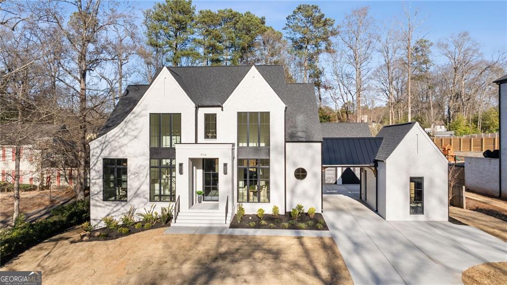 906 Fairfield DR
