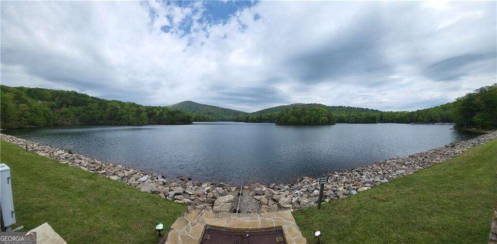 615 Woodland TRCE