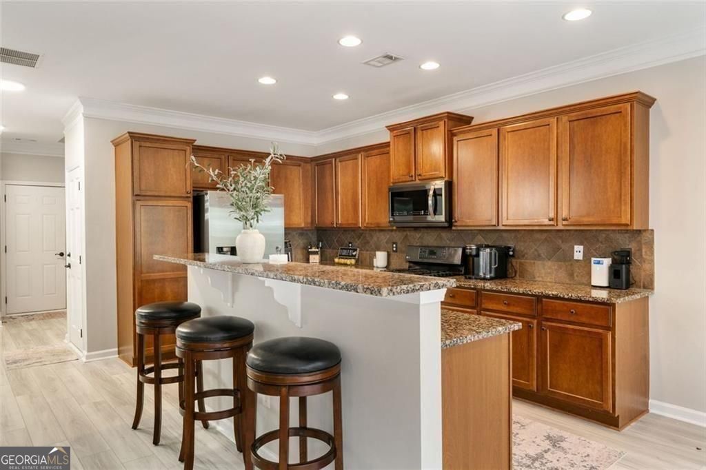 690 Cobblestone Creek LN