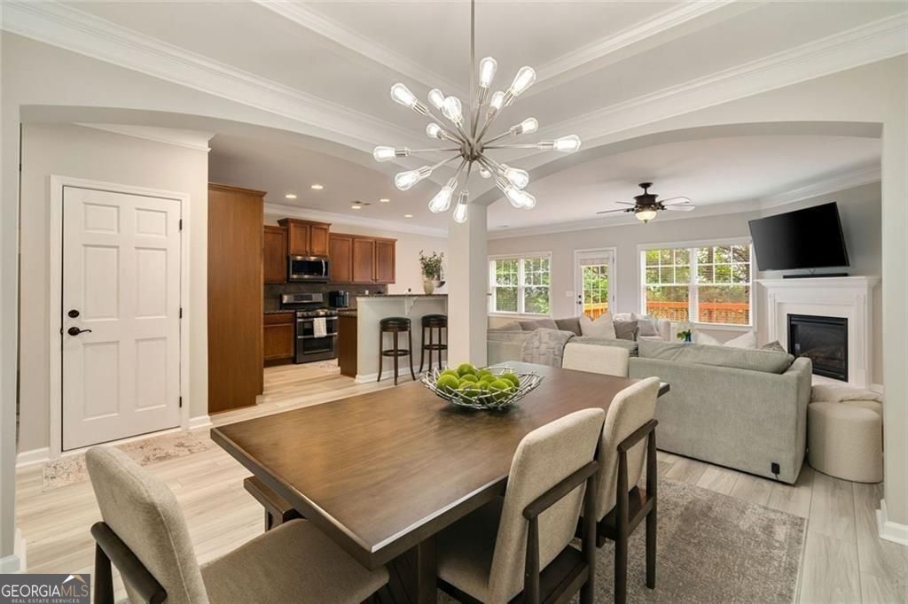 690 Cobblestone Creek LN