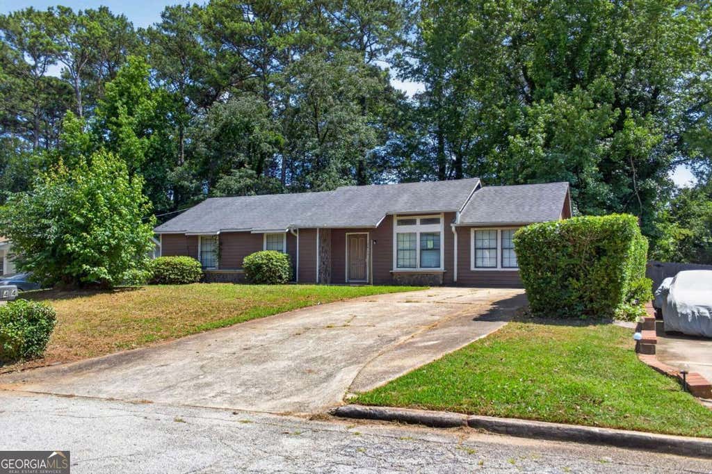 Photo of 2414 Leslie Brook Drive, Decatur, GA 30035 (MLS # 10786043)