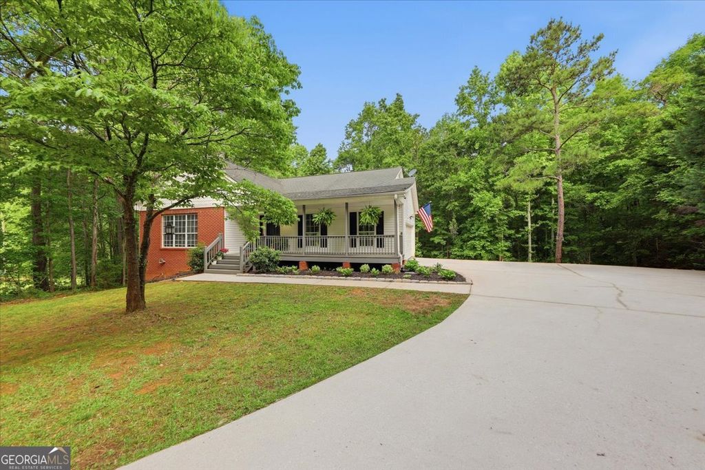Photo of 139 Royal Way, McDonough, GA 30252 (MLS # 10770081)