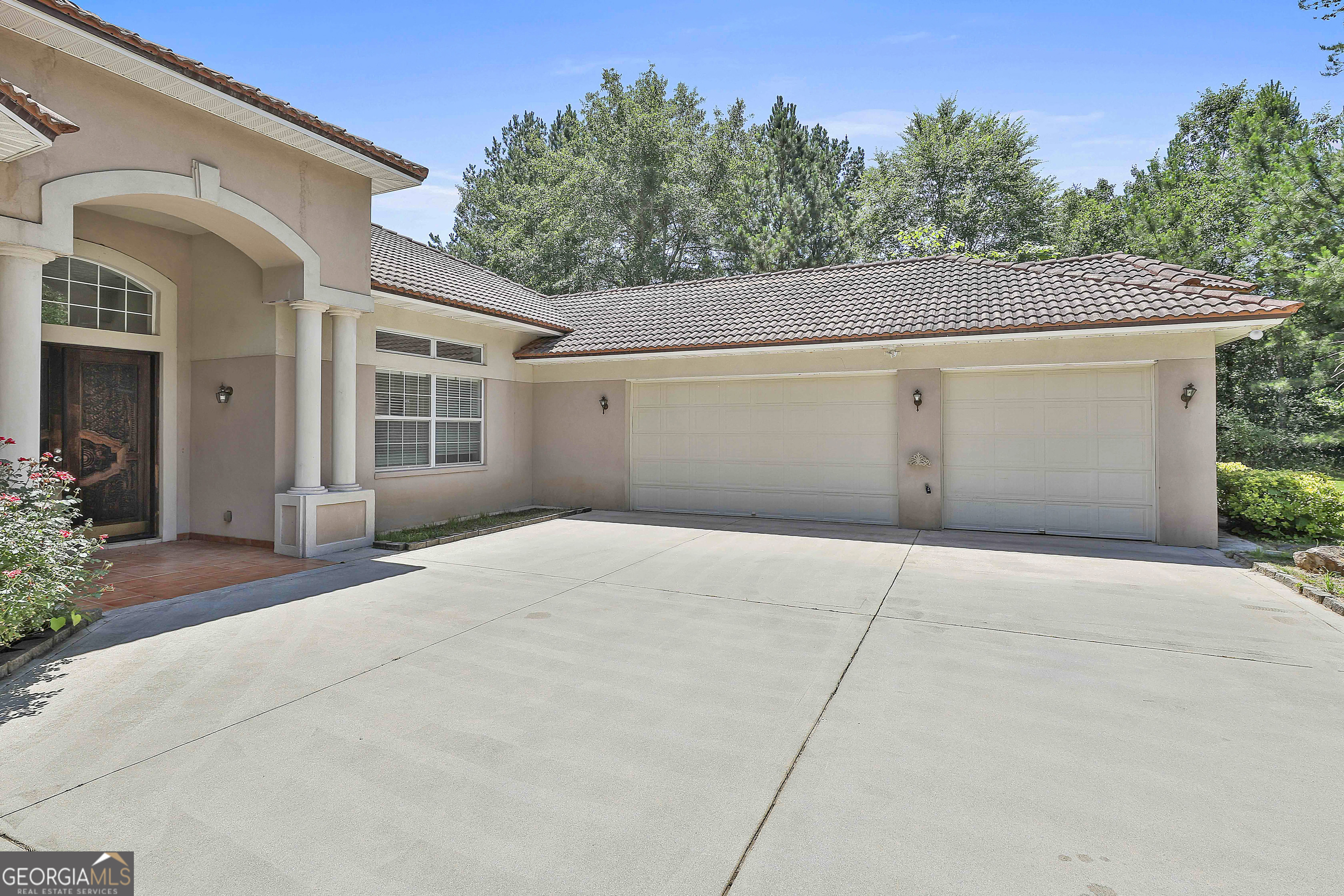 8454 Seven Oaks DR