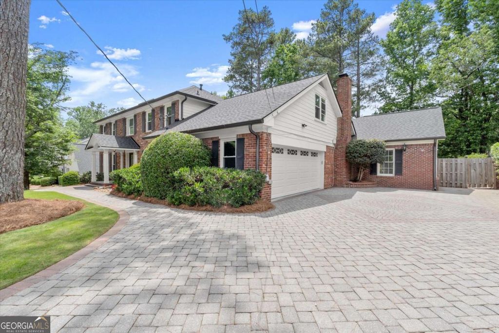 Photo of 5380 Redfield Drive, Dunwoody, GA 30338 (MLS # 10774870)