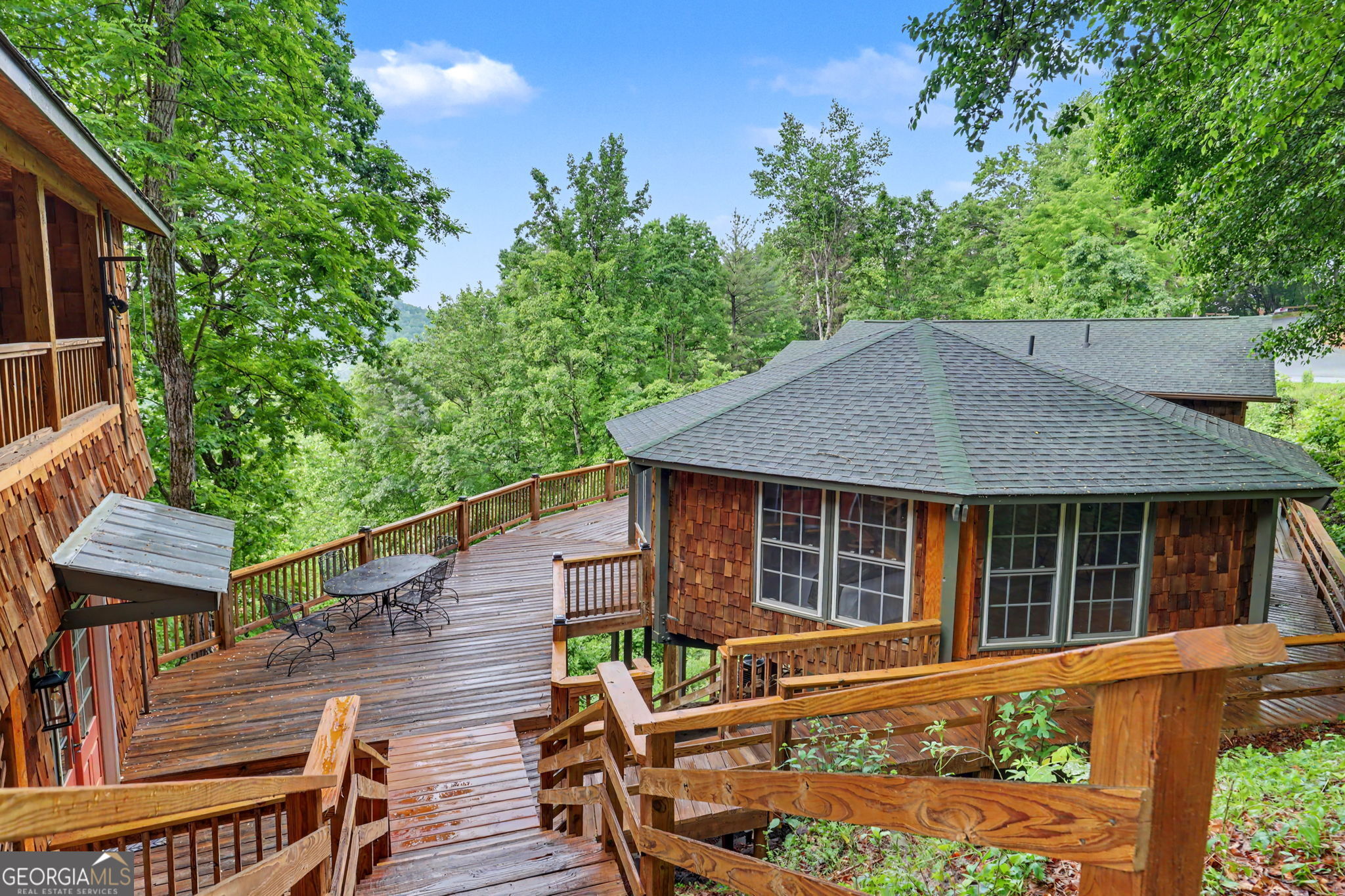 1085 Sky High DR