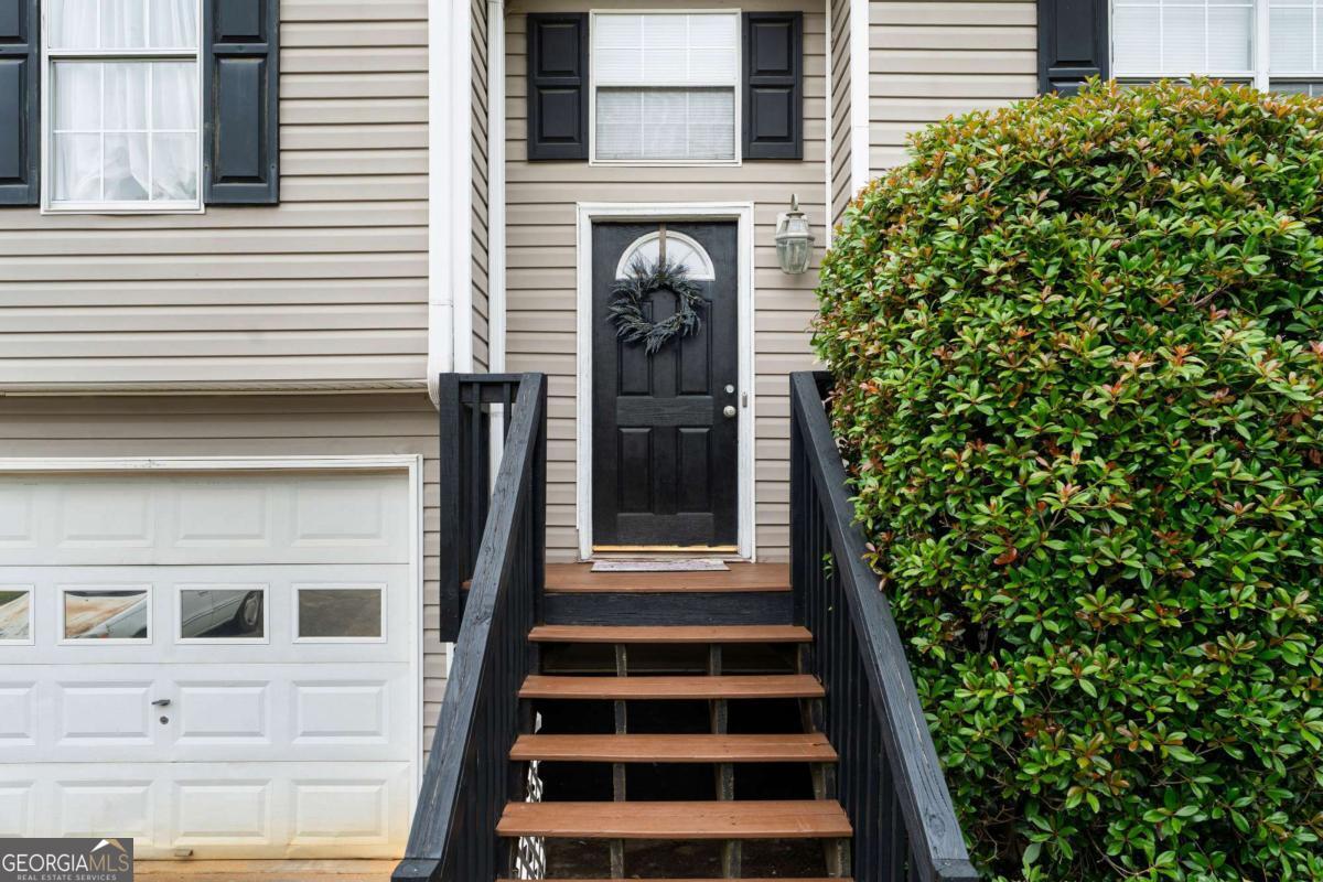 18 Glenmore DR