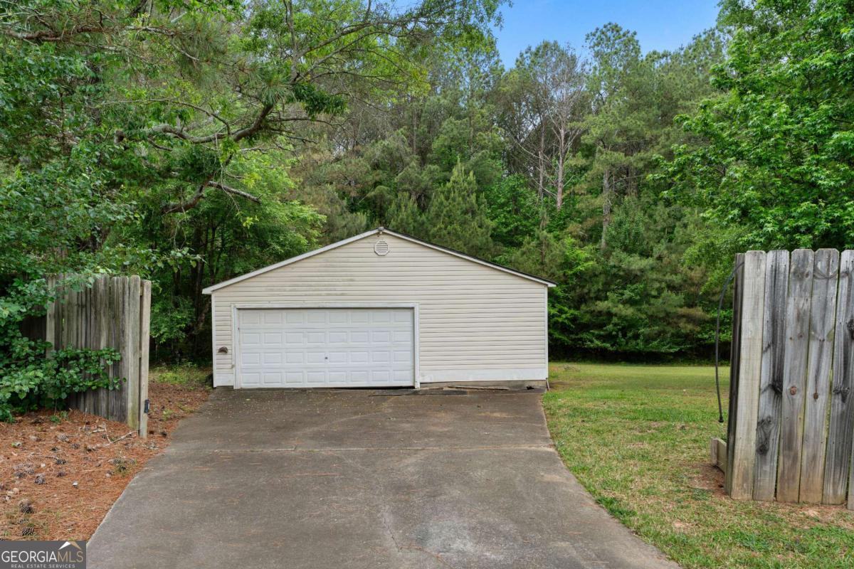 18 Glenmore DR