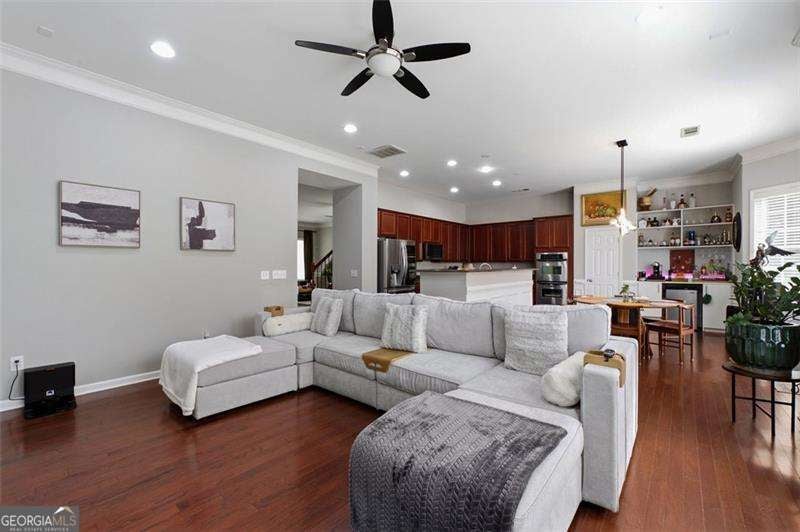 5924 Sharp DR SE