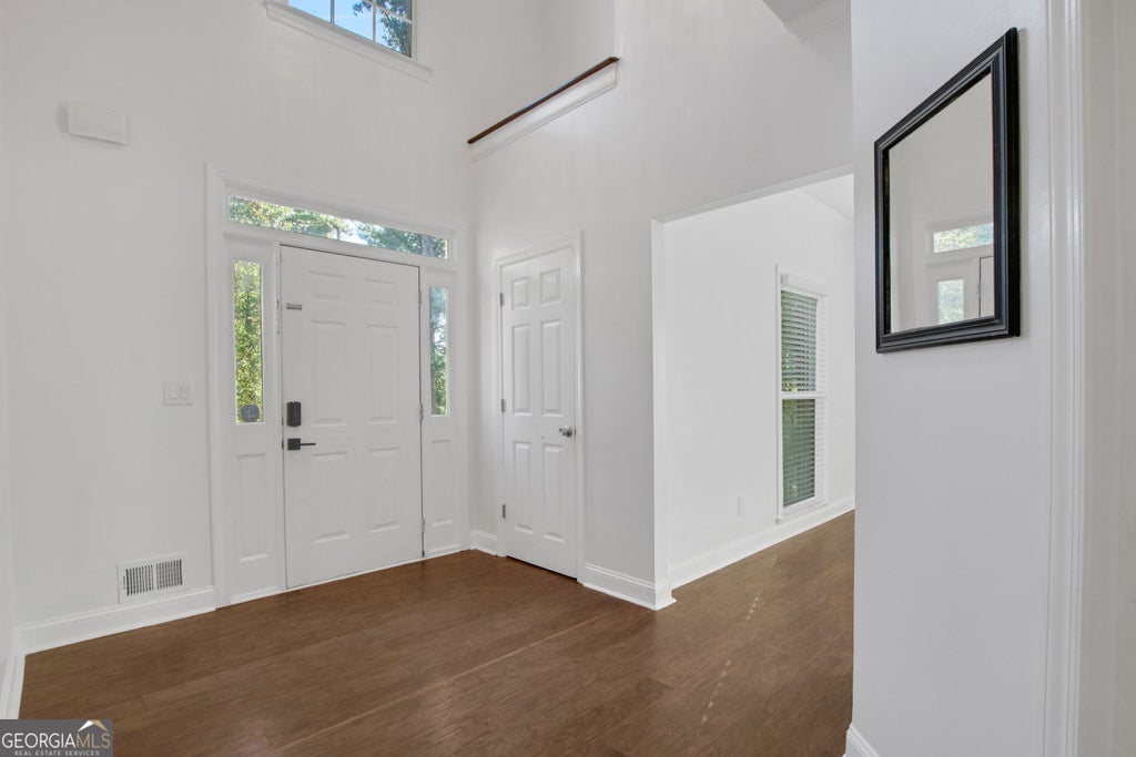 Photo of 5803 Silverthorn Drive, Flowery Branch, GA 30542 (MLS # 10878155)