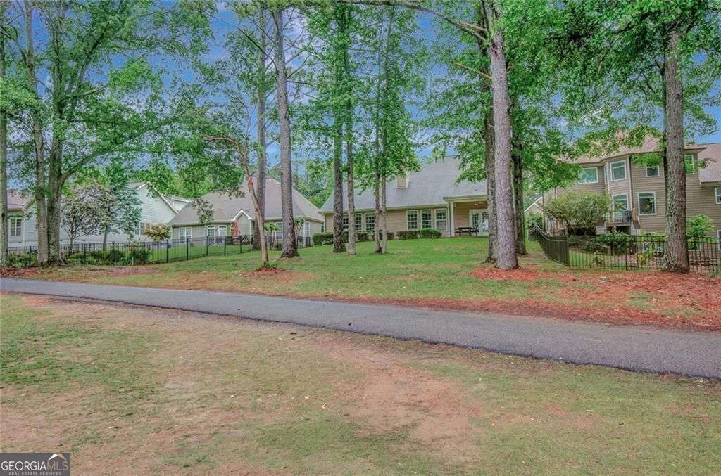 38 Greenview DR