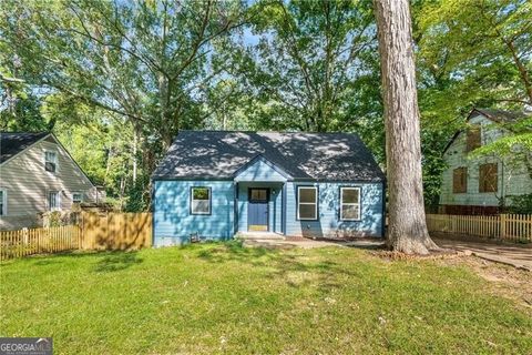Photo of 2146 Pinehurst Drive, Atlanta, GA 30344 (MLS # 10714796)