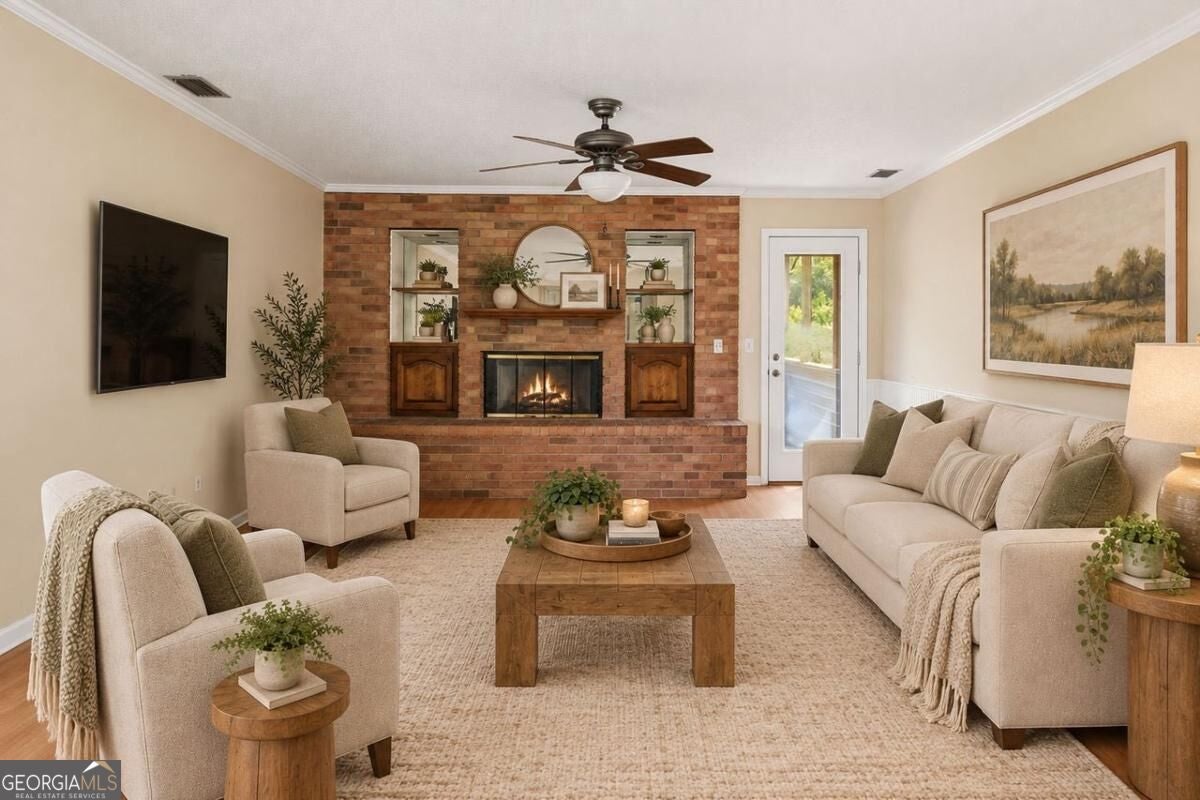 149 Lake View CIR