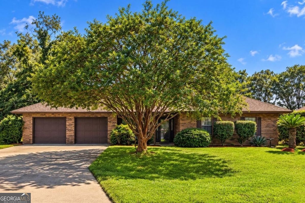 Photo of 149 Lake View Circle, Brunswick, GA 31525 (MLS # 10851102)