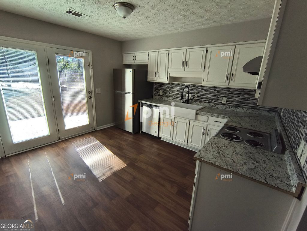 Photo of 102 Peachtree Court, Lagrange, GA 30241 (MLS # 10768795)