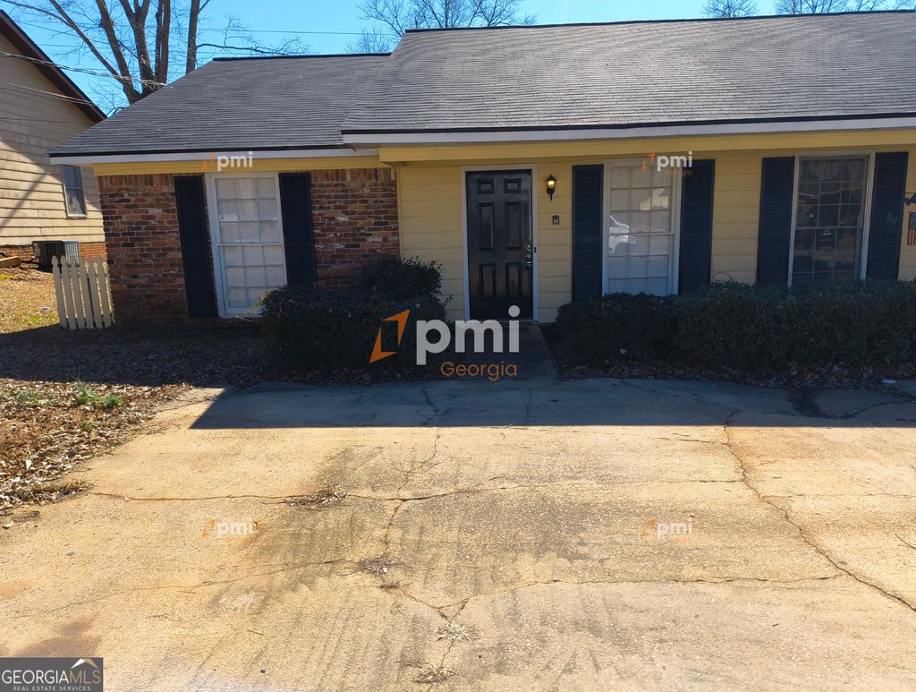 Photo of 102 Peachtree Court, Lagrange, GA 30241 (MLS # 10768795)
