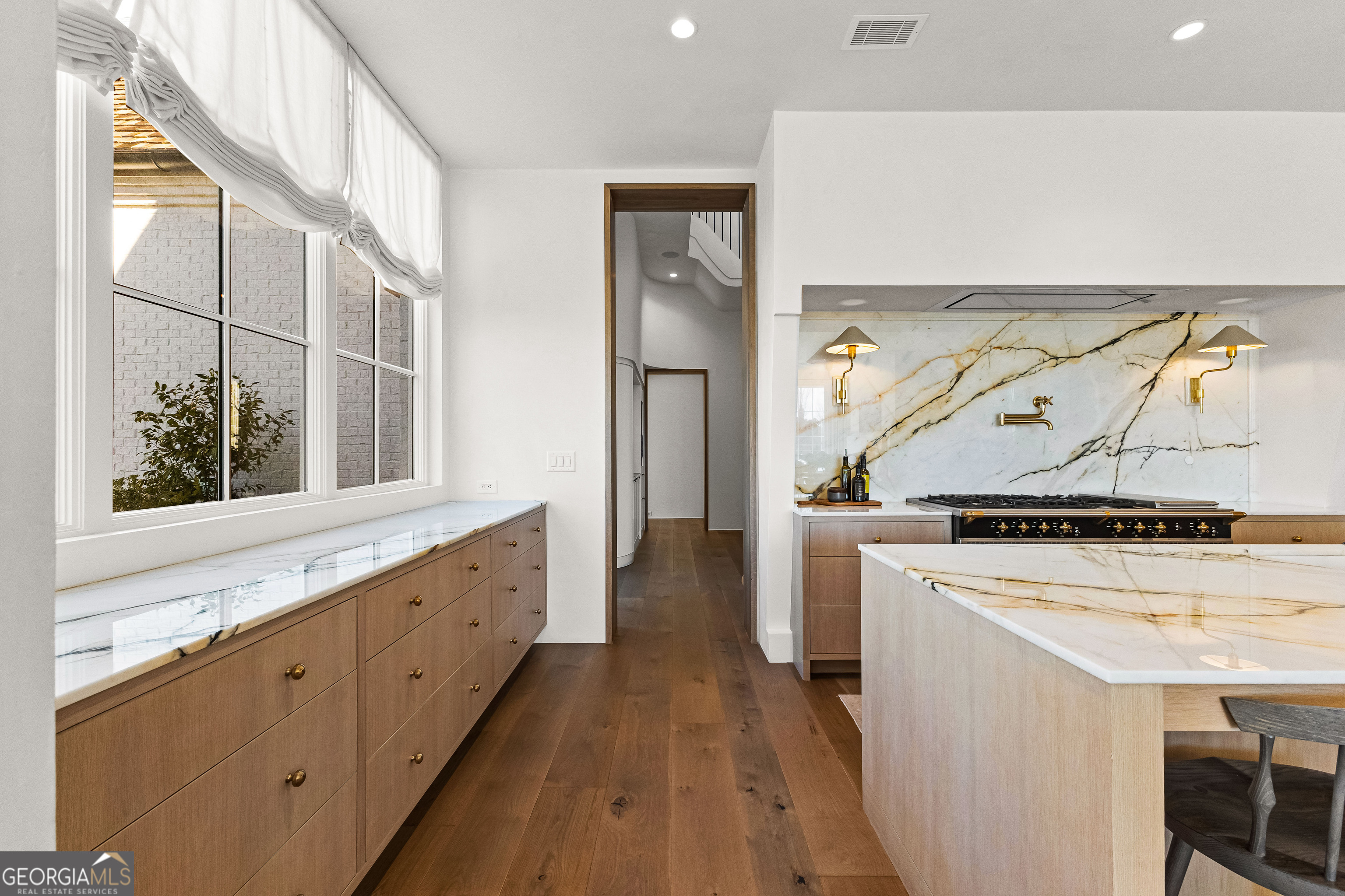 Fayetteville, Georgia 30214, United States, 5 Bedrooms Bedrooms, ,6 BathroomsBathrooms,Residential,Active,15855