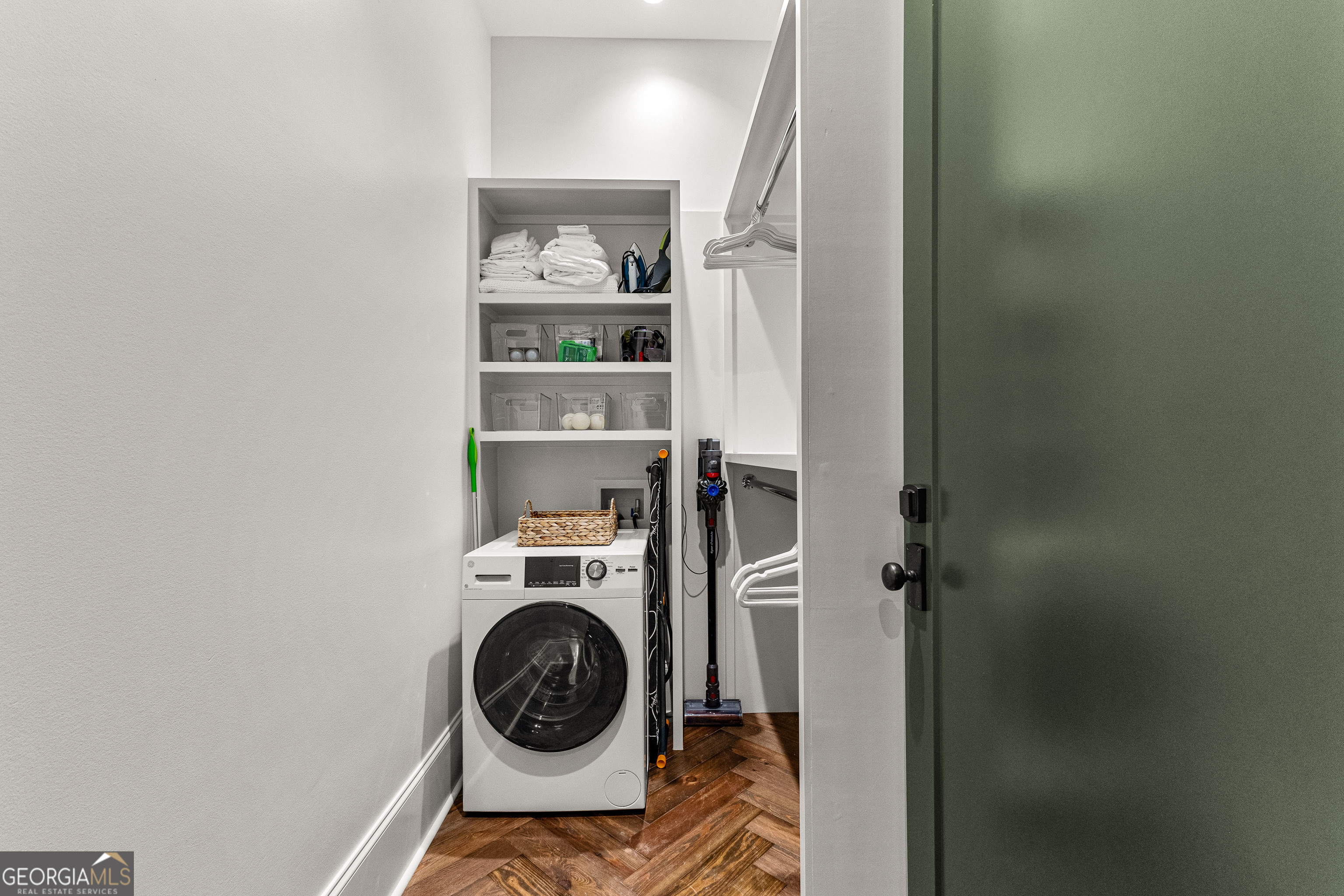 Fayetteville, Georgia 30214, United States, 5 Bedrooms Bedrooms, ,6 BathroomsBathrooms,Residential,Active,15855