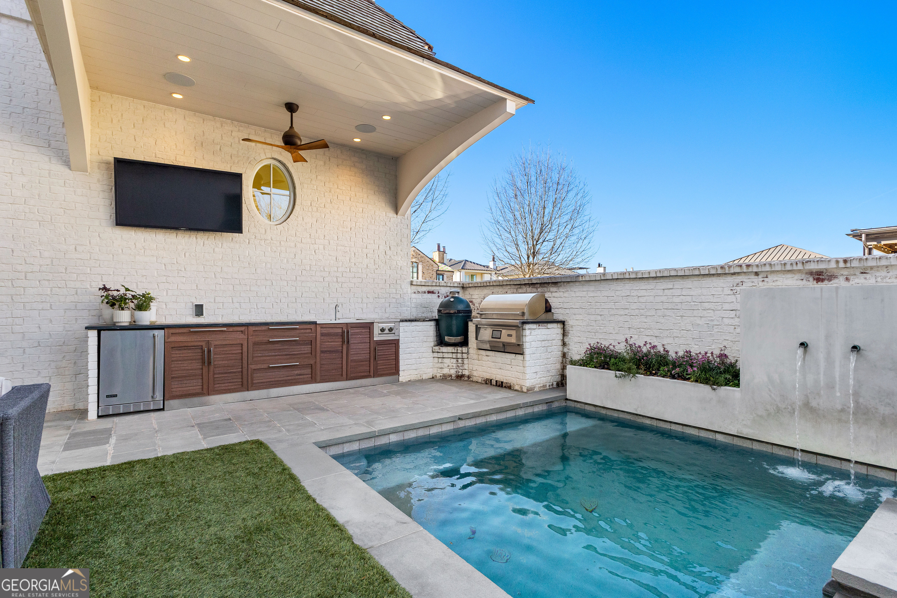 Fayetteville, Georgia 30214, United States, 5 Bedrooms Bedrooms, ,6 BathroomsBathrooms,Residential,Active,15855