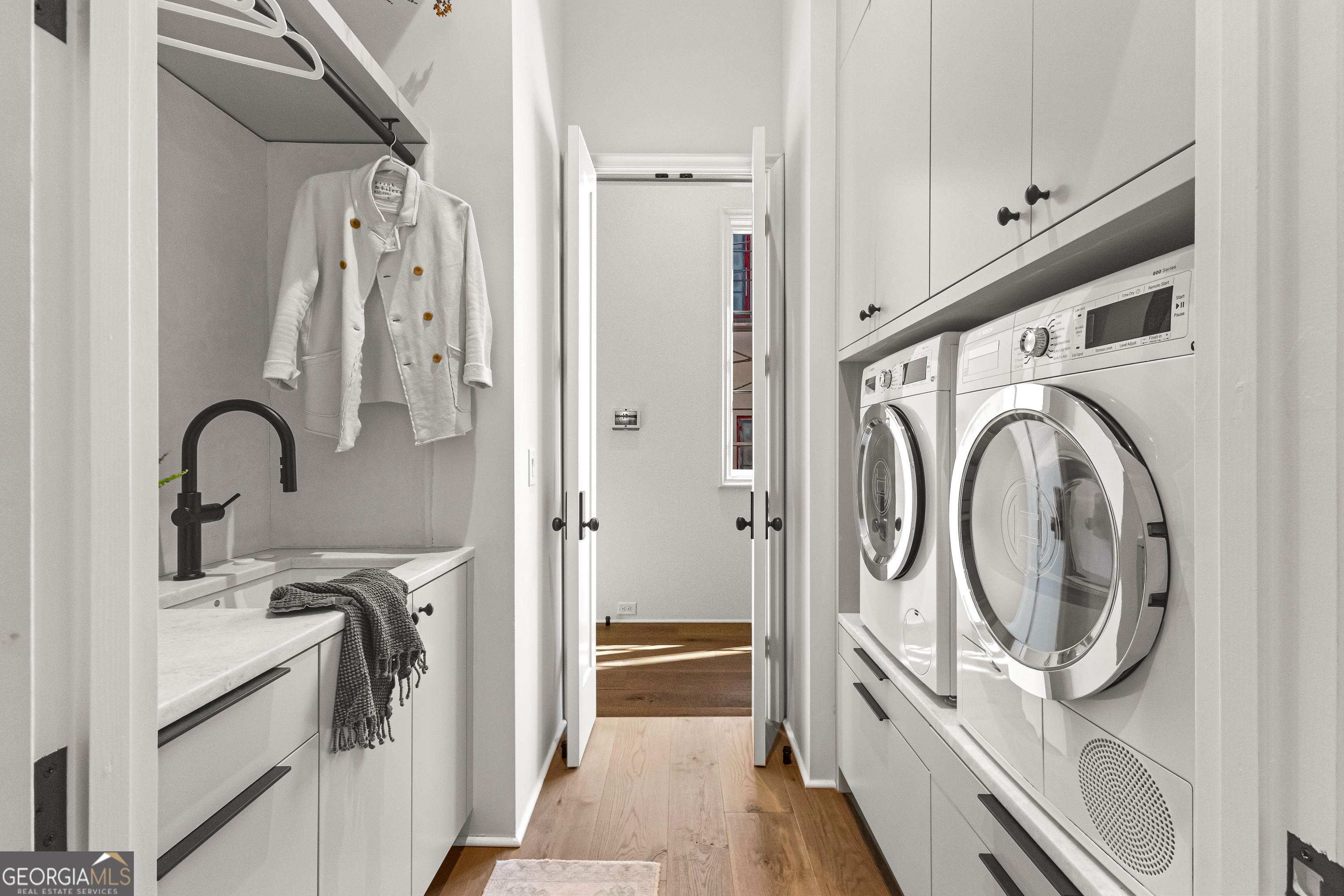 Fayetteville, Georgia 30214, United States, 5 Bedrooms Bedrooms, ,6 BathroomsBathrooms,Residential,Active,15855