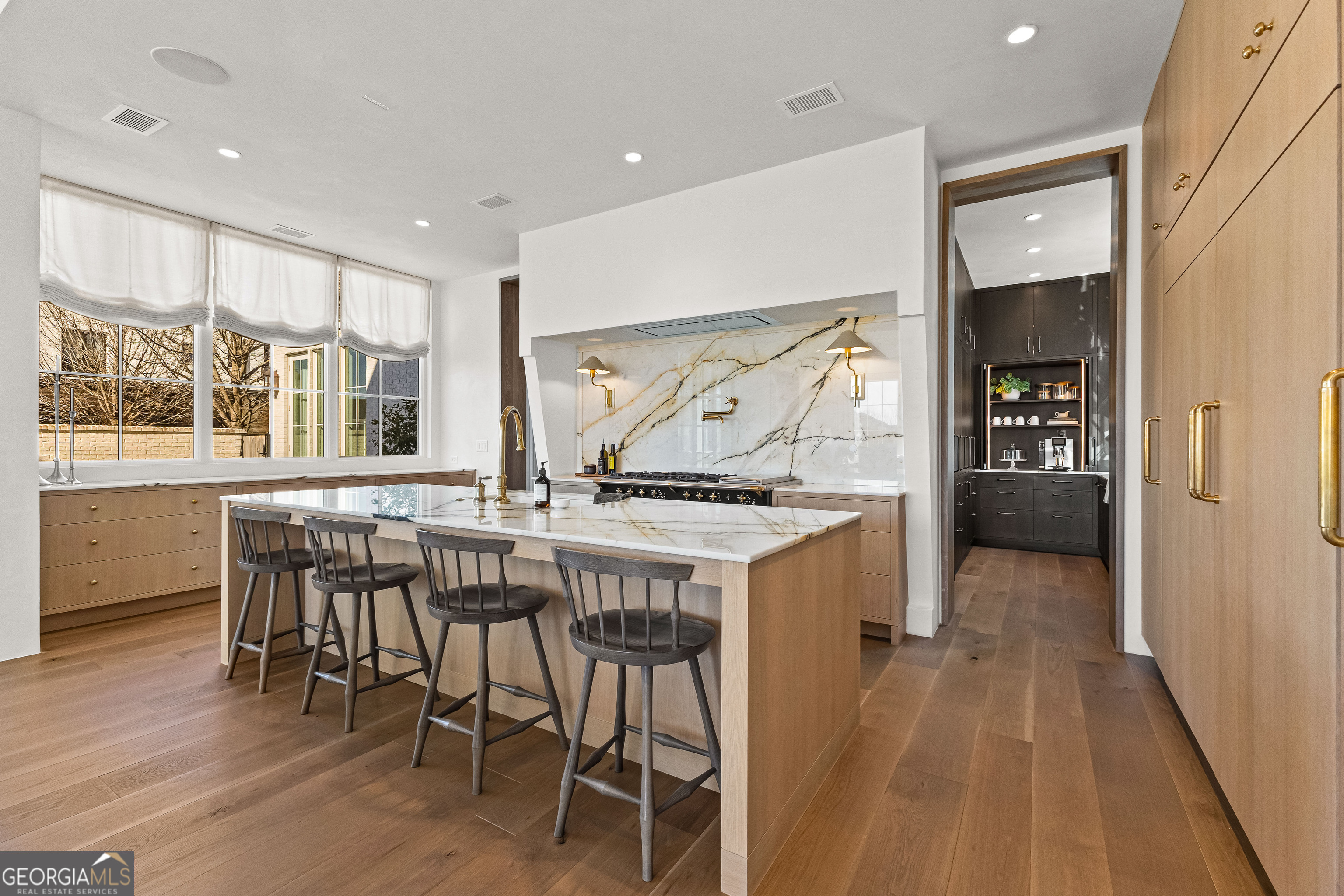 Fayetteville, Georgia 30214, United States, 5 Bedrooms Bedrooms, ,6 BathroomsBathrooms,Residential,Active,15855