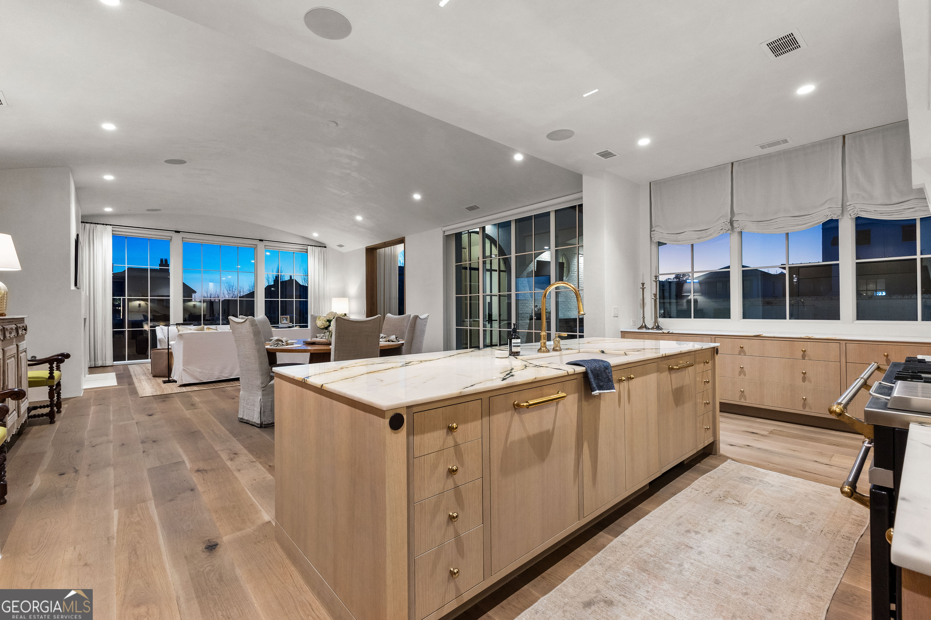 Fayetteville, Georgia 30214, United States, 5 Bedrooms Bedrooms, ,6 BathroomsBathrooms,Residential,Active,15855