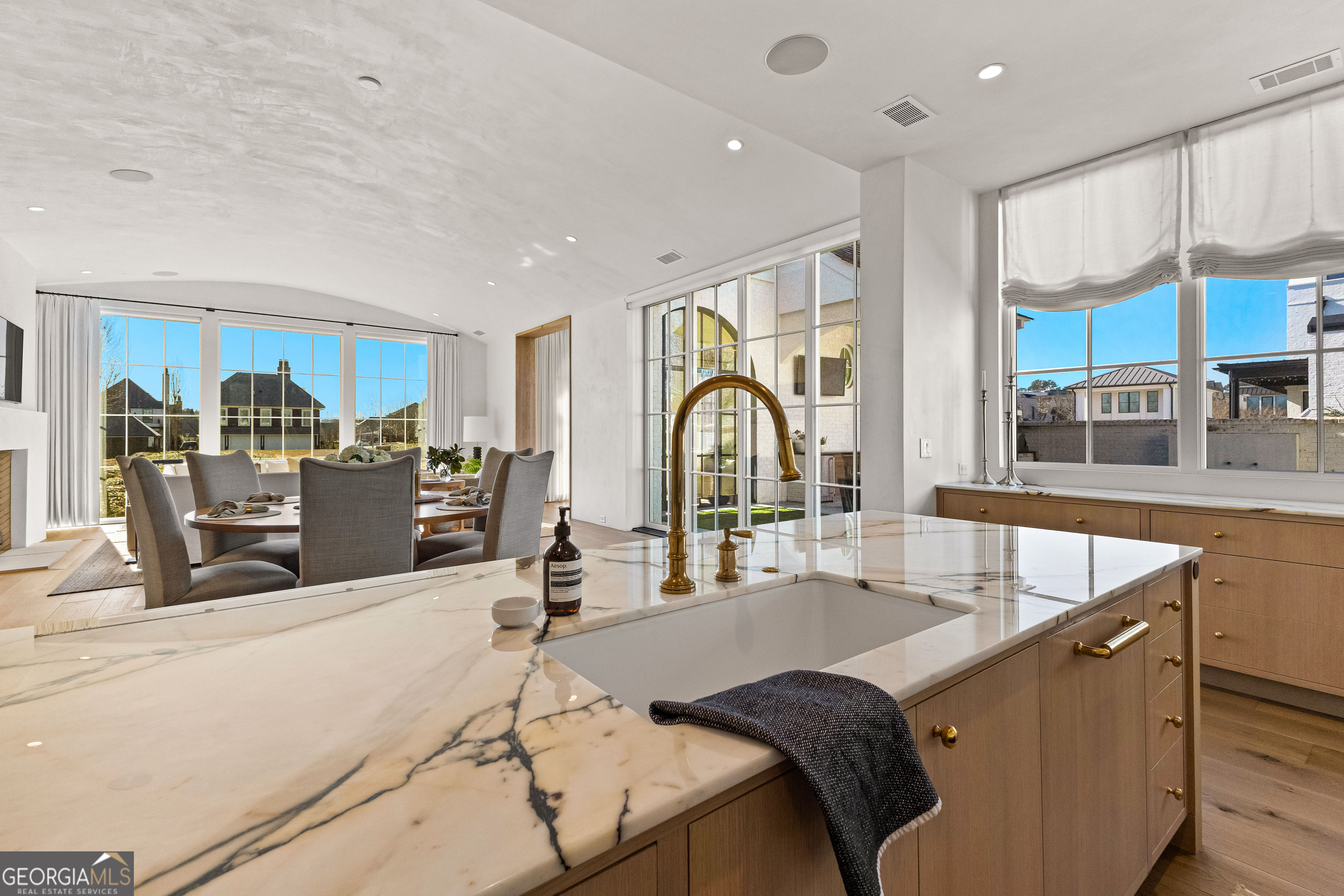 Fayetteville, Georgia 30214, United States, 5 Bedrooms Bedrooms, ,6 BathroomsBathrooms,Residential,Active,15855