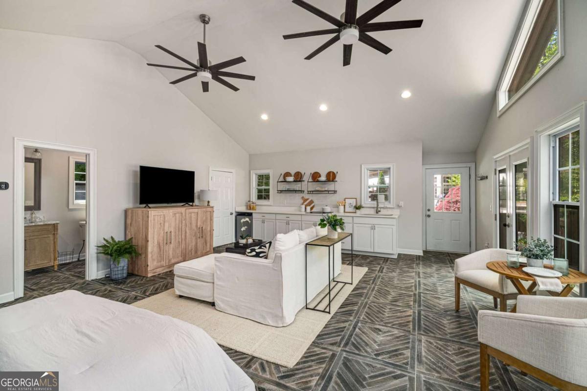 Atlanta Country Club - Residential