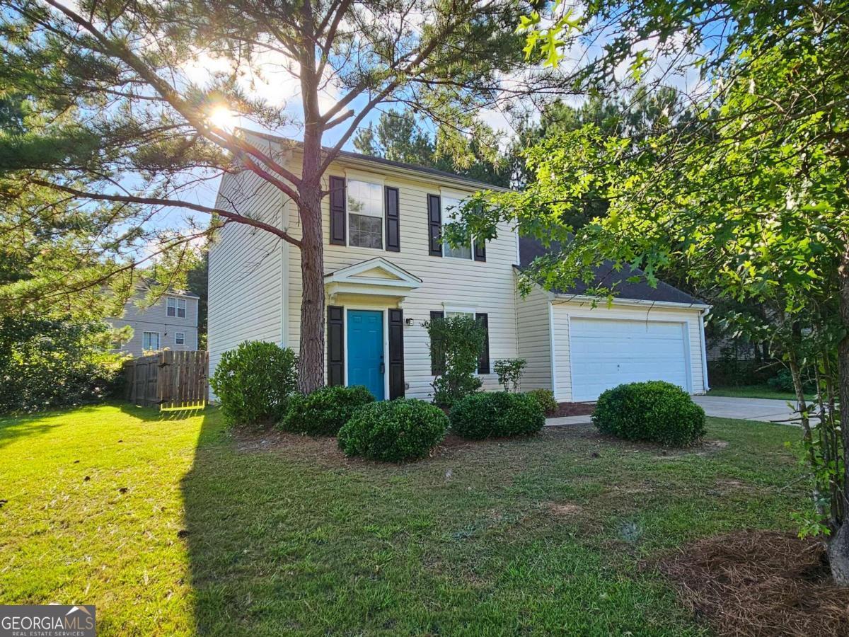 Just renovated new carpet, paint, upgraded light fixtures, plumbing fixtures and wood blinds. This home features, white cabinets, granite counter tops with undermounts sinks in kitchen and master bath and a private fenced in back yard, in a quiet neighborhood. Step into an open concept living area. Located close to Hwy I-85, shopping / restaurants. Convenient to downtown Atlanta and Hartsfield-Jackson Airport.