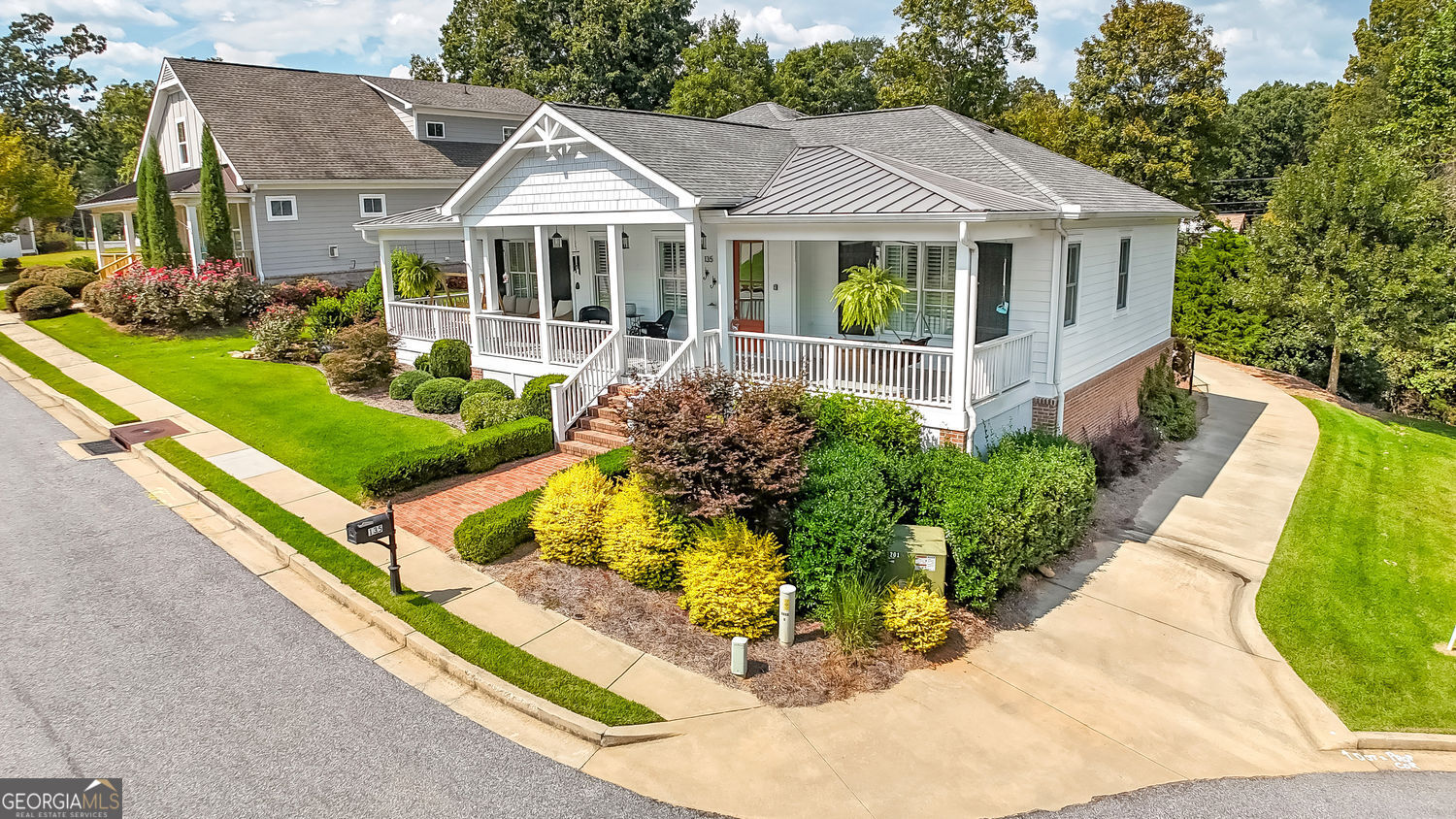 Clarkesville, Georgia 30523, United States, 2 Bedrooms Bedrooms, ,2 BathroomsBathrooms,Residential,Active,212950