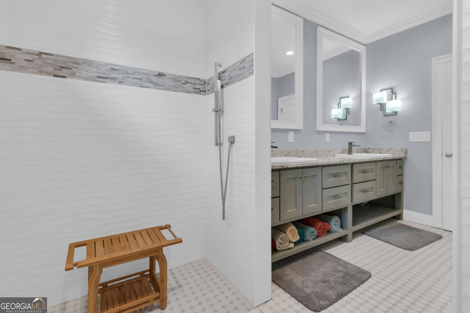 Clarkesville, Georgia 30523, United States, 2 Bedrooms Bedrooms, ,2 BathroomsBathrooms,Residential,Active,212950