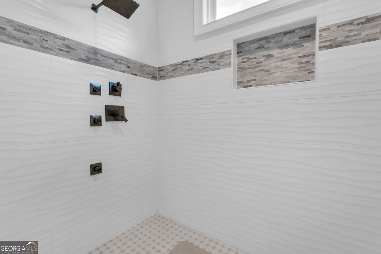 Clarkesville, Georgia 30523, United States, 2 Bedrooms Bedrooms, ,2 BathroomsBathrooms,Residential,Active,212950