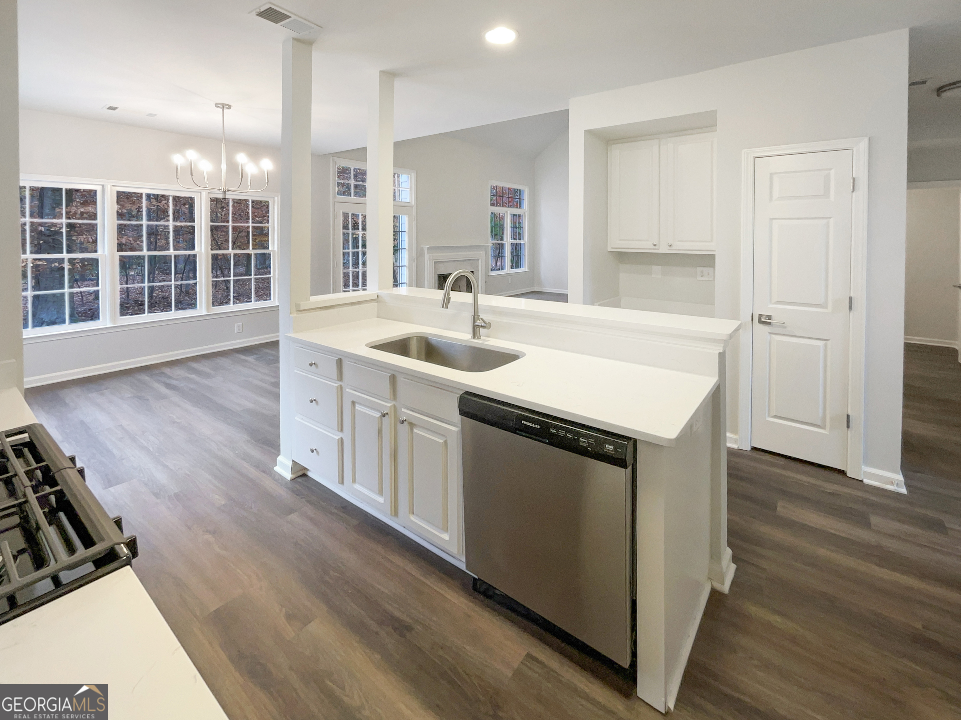 1817 Lake Cove DR SW