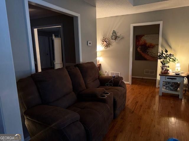 11 Highland WALK
