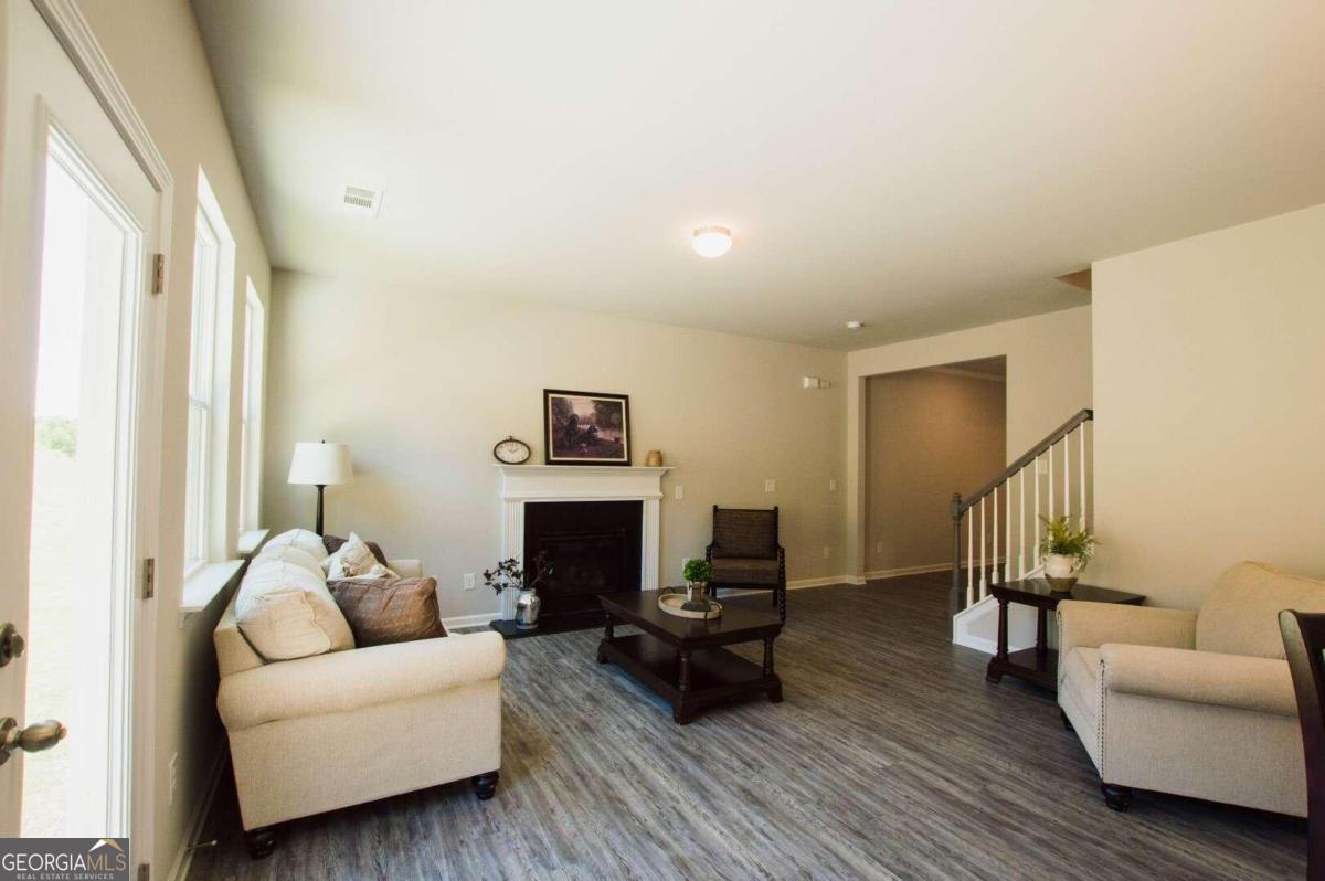 372 Bloomfield CIR