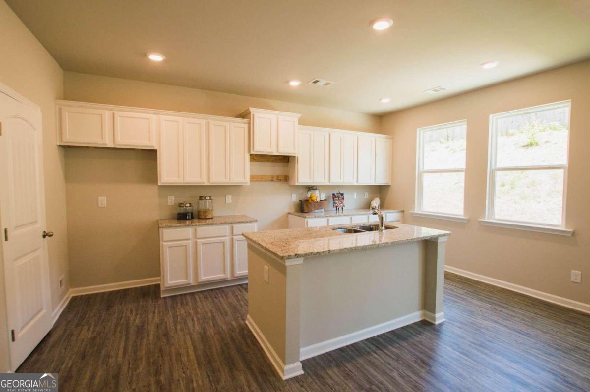 372 Bloomfield CIR
