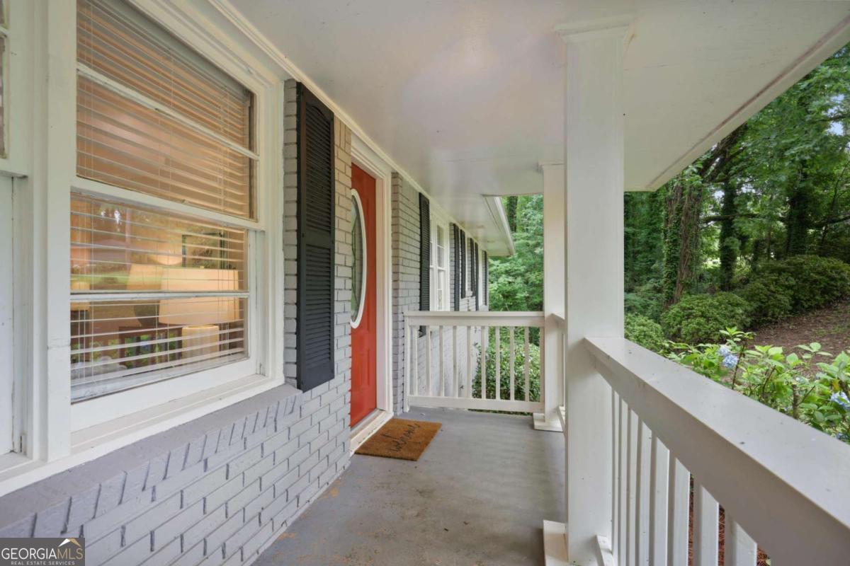 2383 Edgewater DR SW