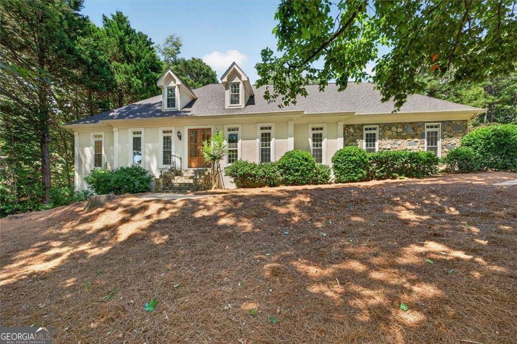 Photo of 125 Lazy Laurel Chase, Roswell, GA 30076 (MLS # 10791969)