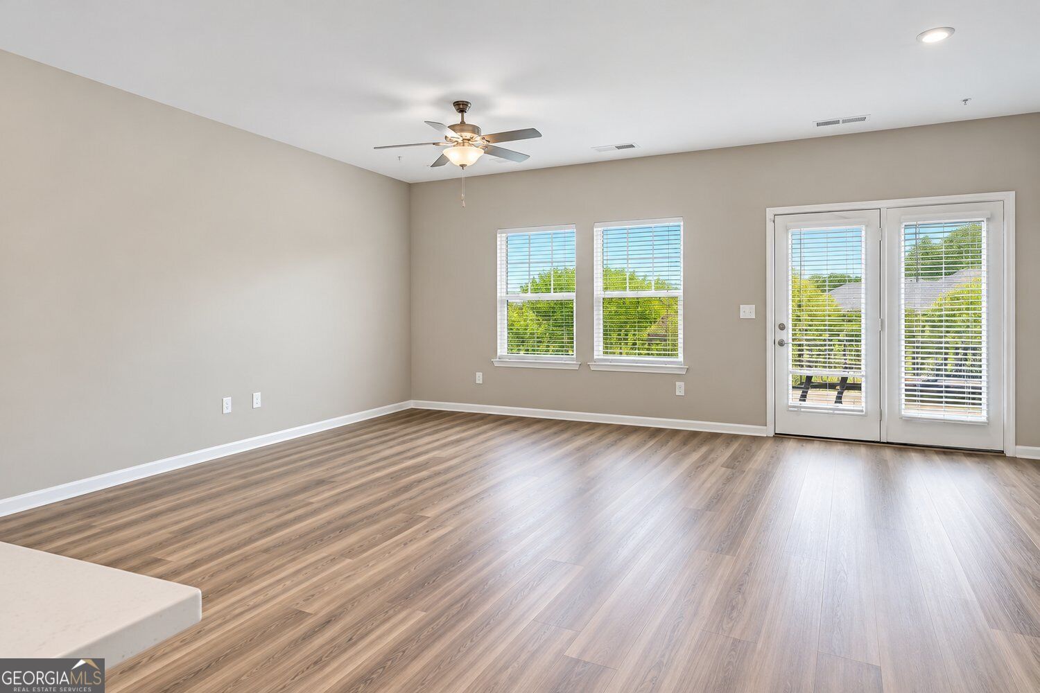 1402 Vayda CT