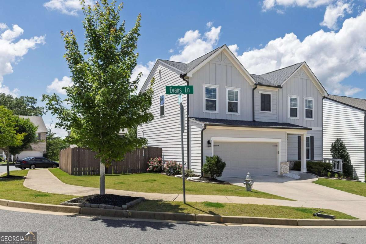 522 Evans LN