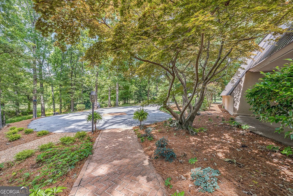 8569 Jefferson RD
