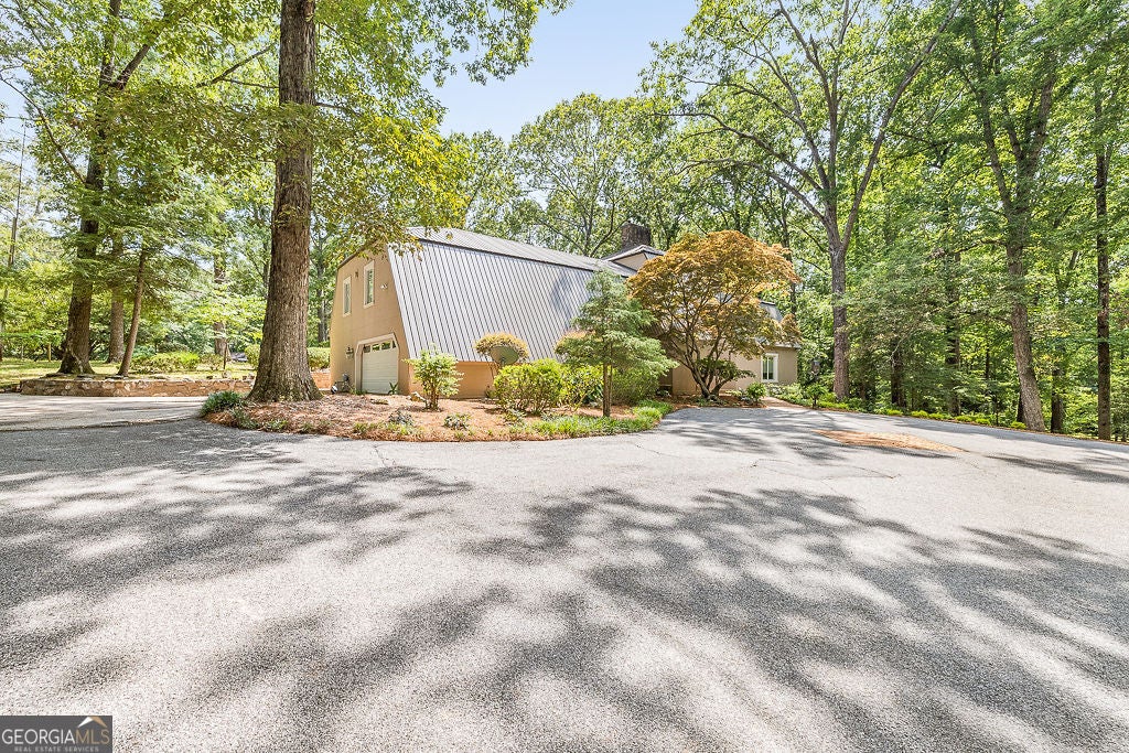 8569 Jefferson RD