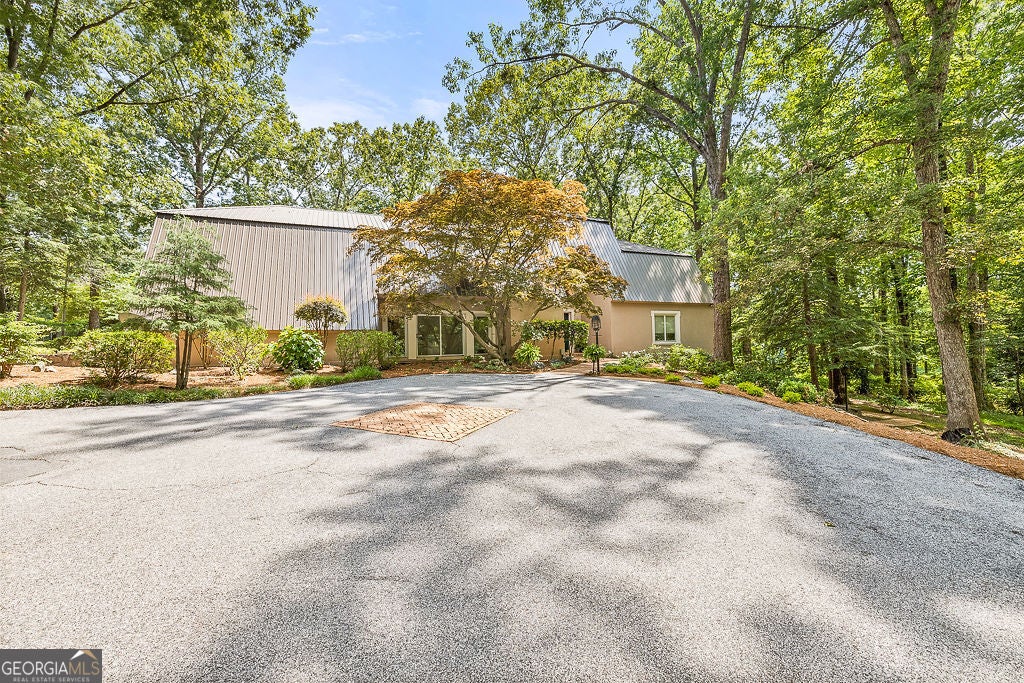 8569 Jefferson RD