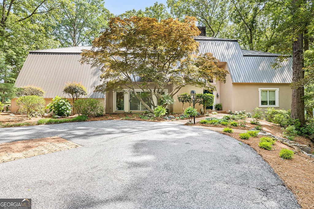 8569 Jefferson RD
